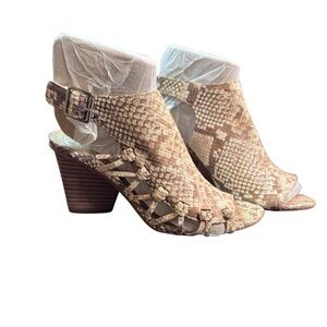 Vince Camuto Ankara Snake Pattern Peep Toe Block Heel Cut Out Bootie 7M (flaw)